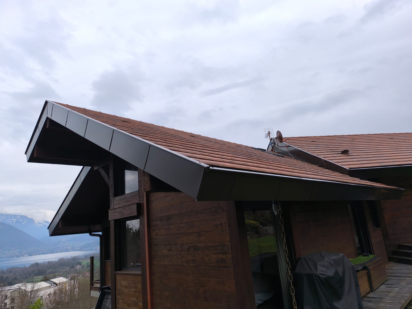 Habillage de rives zinc maison bois